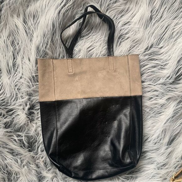 Soft, color-block Shopper Tote with concealed magnetic fastener at top. Unlined. - Picture 6 of 6